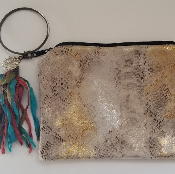 NWOT Boho Wristlet - Picture 2 of 4